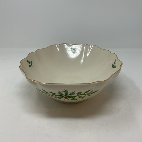 Lenox Holiday Dimension Oval Fluted Serving Vegetable Bowl Christmas Holly - Picture 5 of 14